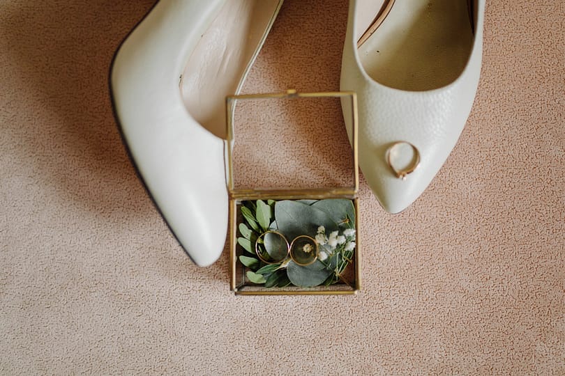 wedding rings and wedding accessories